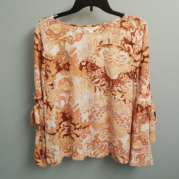 LC Lauren Conrad Tops - Lauren Conrad Print Bell Sleeve Top in Size Large